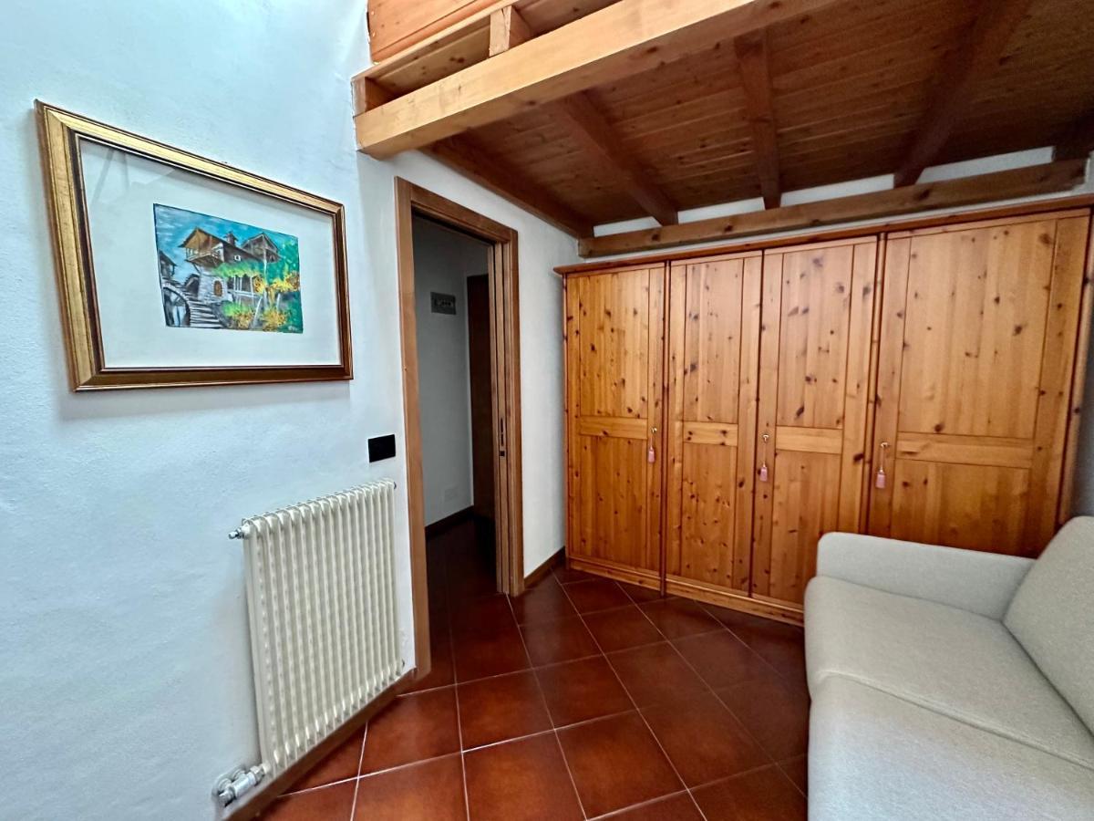 Apartamento Mansarda Con Vista Giustino Exterior foto
