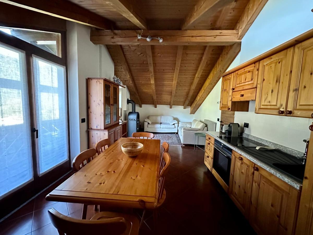 Apartamento Mansarda Con Vista Giustino Exterior foto