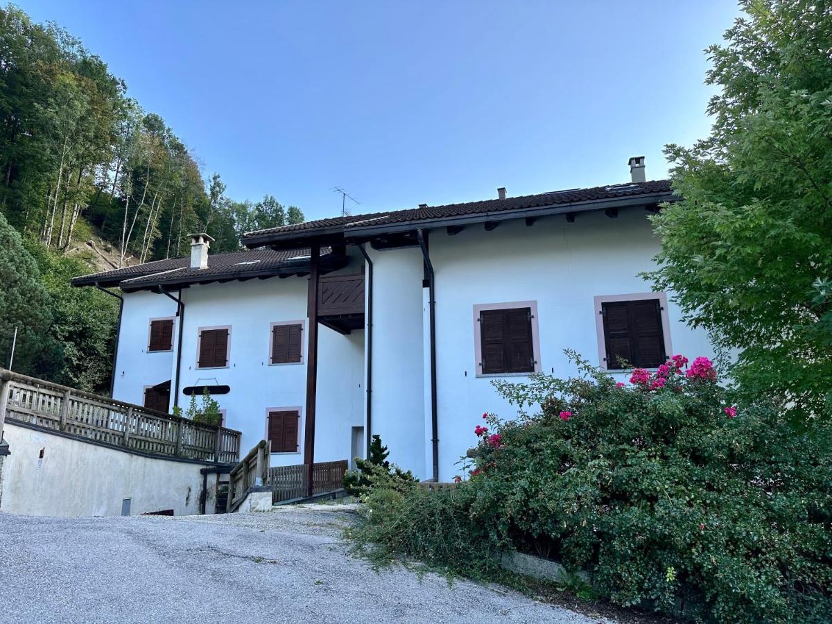 Apartamento Mansarda Con Vista Giustino Exterior foto